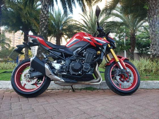 KAWASAKI Z900 